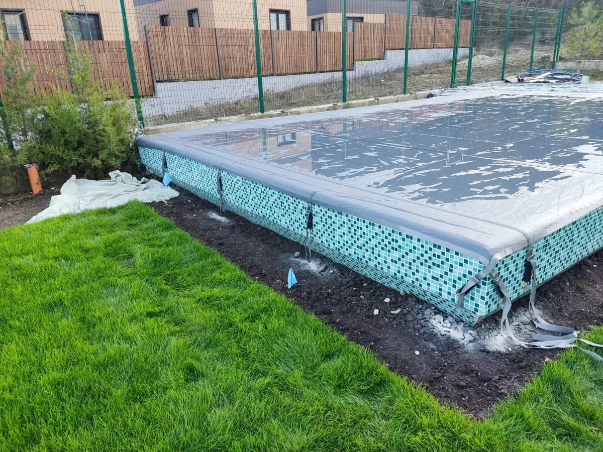 Батутное покрывало на бассейне в Энгельсе